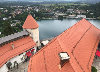 Gradnje in sanacije - grad na Bledu