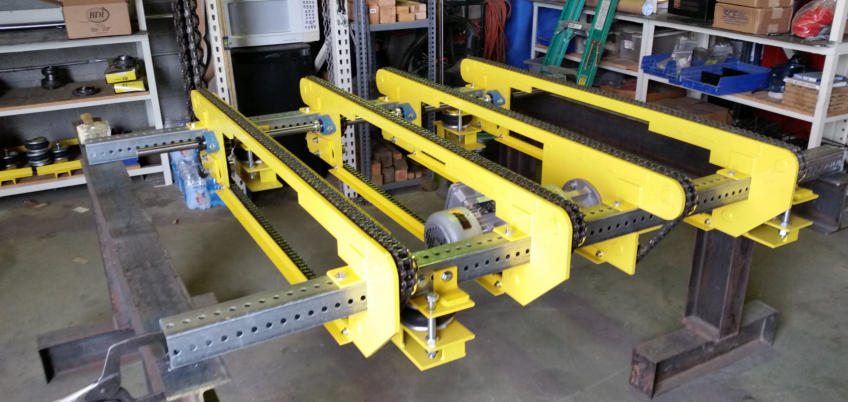 Curved conveyor chains
